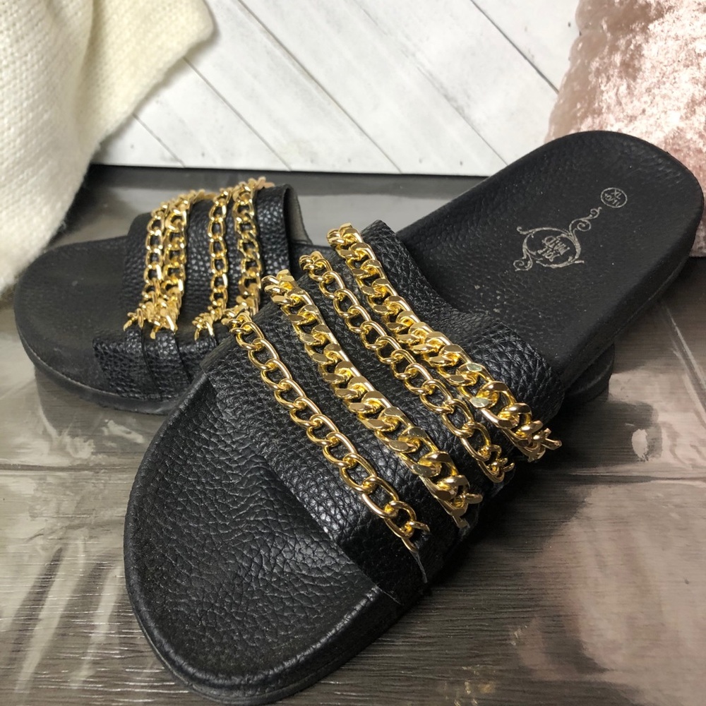 Gold chain pool slides Women’s XL 10/11